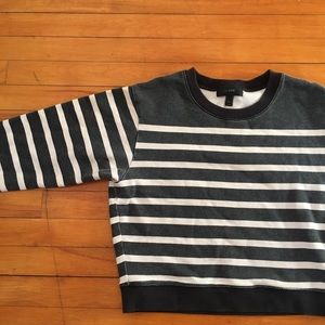 Washed blacked cropped striped sweatshirt
